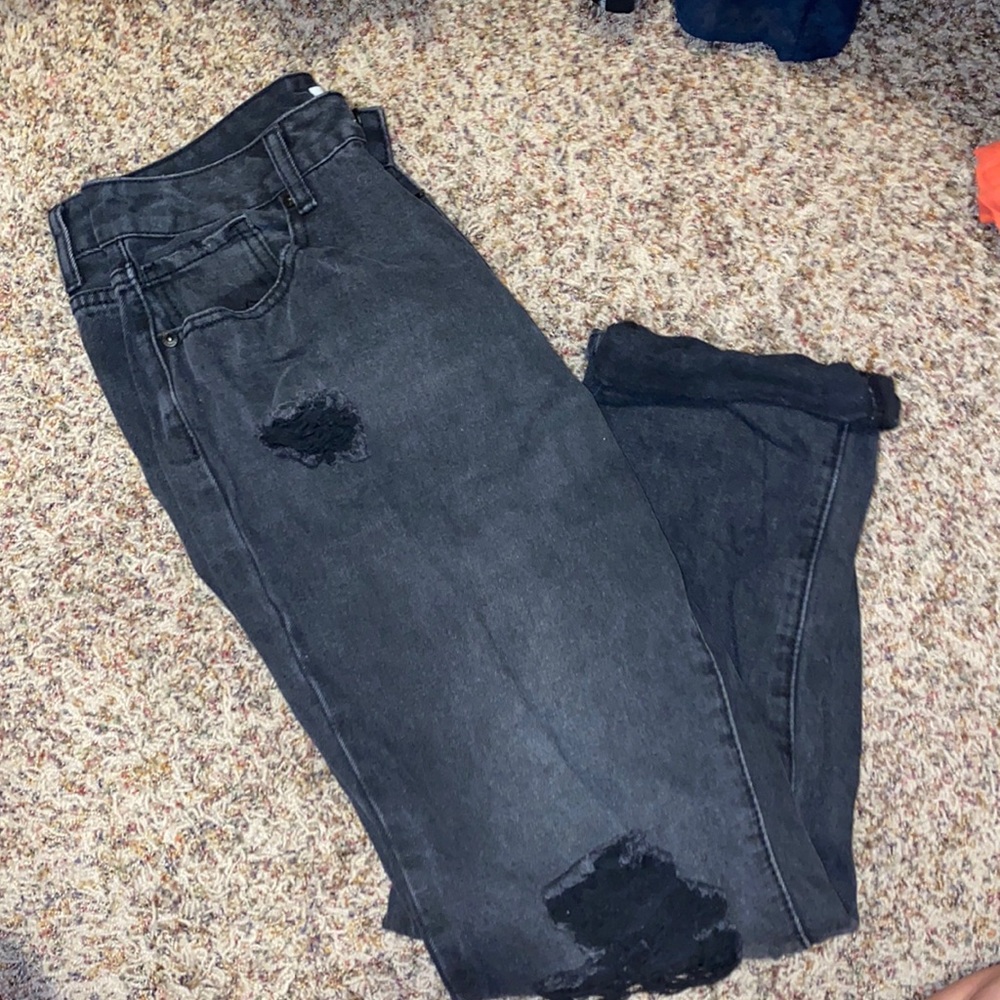 Forever 21 black ripped boyfriend jeans!!